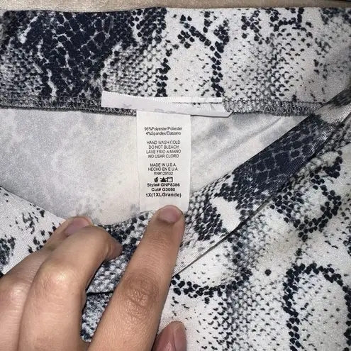 Womens White Black NEW Snakeskin Western Flare Leggings Pants Snake Print Sz 2X