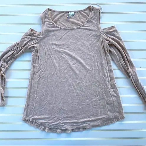 Elle Long Sleeve Cold Shoulder top Size M