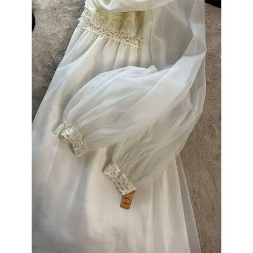 Olga Ivory Lace Nightgown Peignoir Set Size 34M Chemise Vintage, Lace, Wedding Size M