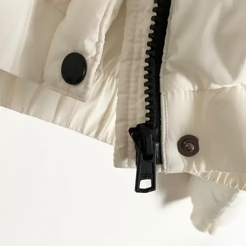 Alo Yoga Aspen Love Puffer Jacket Ivory M