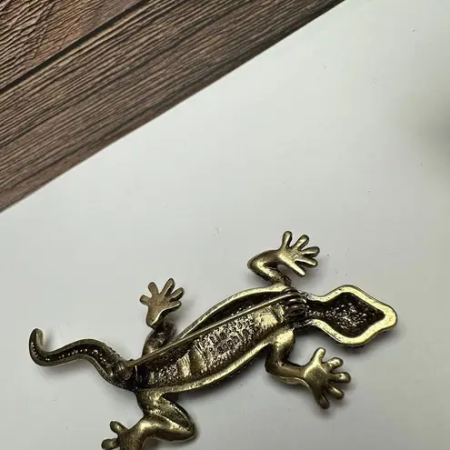Lia Sophia Rhinestone Lizard Reptile Brooch Pin Gold Tone