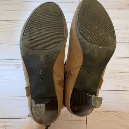 East 5th Heeled Ankle Taupe Brown Almond Toed Booties Sz 7