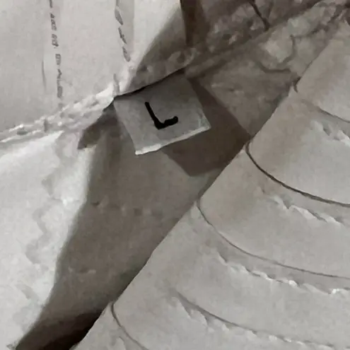 SIZE L **Patrizia Luca Milano, ** White Jacket EUC Size L