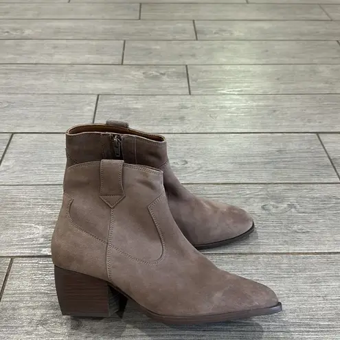 Seychelles Anthropologie Upside Taupe Suede Booties New!