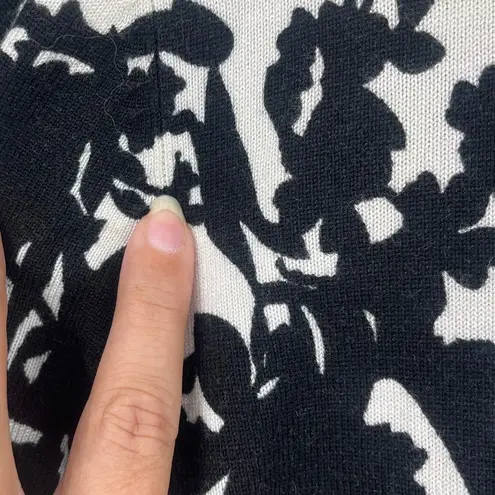 Cache  Dark Floral Open Sweater Sz L Preppy Floral Old Money Asymmetrical Light - Image 5