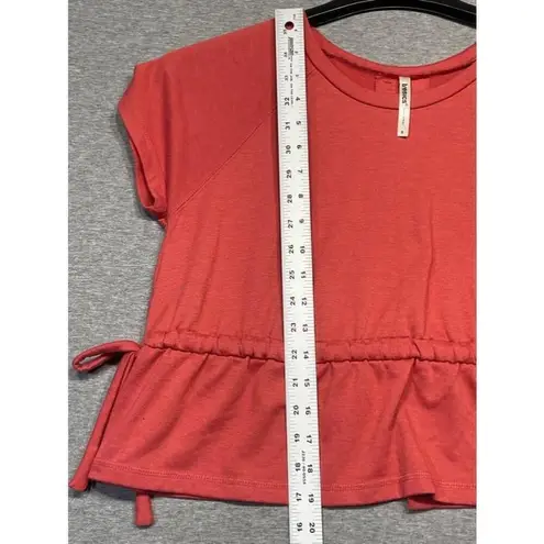 Tresics Women's Red Short Sleeve Cropped T-Shirt Size S