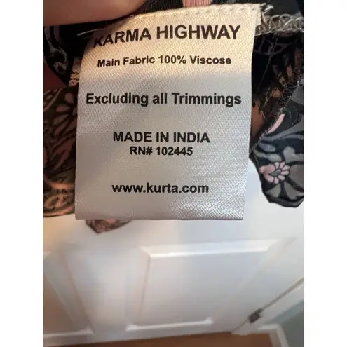 Karma Highway Boho Floral Print Camisole One Size Cropped Pink/Black Slit Back Pink