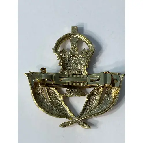 Vintage MJ ENT Clip Brooch Gold Tone Heraldic Royal Air Force Eagle Crown UK