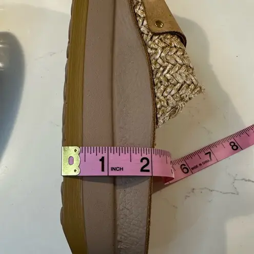 FANTASY SANDALS Tan and Gold Comfort Sandals with Metallic Straps Size 8