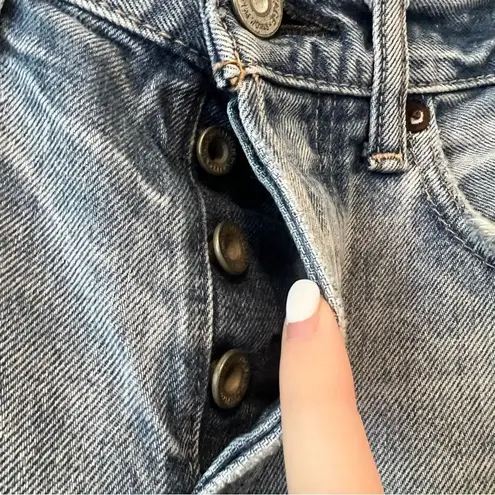 Moussy Vintage Creston Distressed Tapered Light Blue Jeans Size 24"