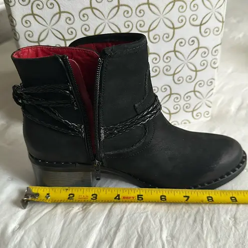 Ferrini Womens Macie Zippered
Boots Ankle Low Heel 1