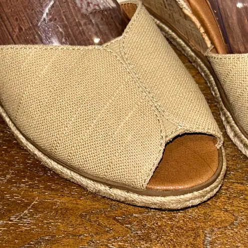 Baretraps New, Odetta Buckle Peep Toe Espadrille Wedge Sandal Shoes Size 7