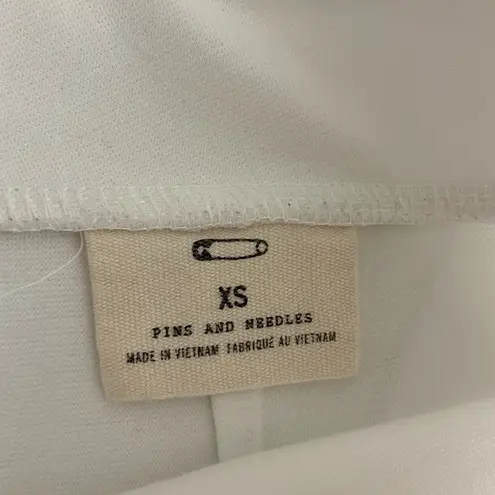 Pins and Needles women’s white embroidered zip stretch shorts XS