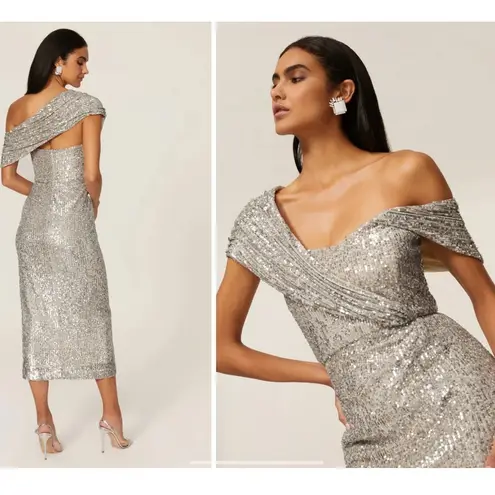 Badgley Mischka
Draped Sequin One Shoulder Dress