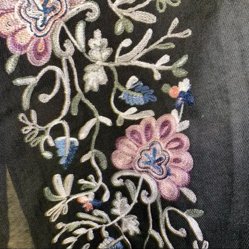 Simply Noelle black embroidered floral shawl (wrp2018-blk) new one size