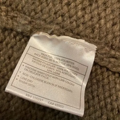 Ariat  Women's  size M Faux Fur Open Front
Western Vest Brown