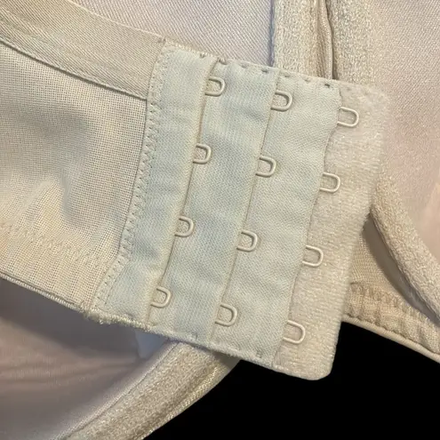 Cacique underwire smooth balconette bra - nude color NWOT - size 46DDD