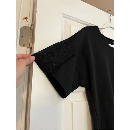 NWT Yak & Yeti Black Short Sleeve Tee Shirt Lace Sleeve Small Medium