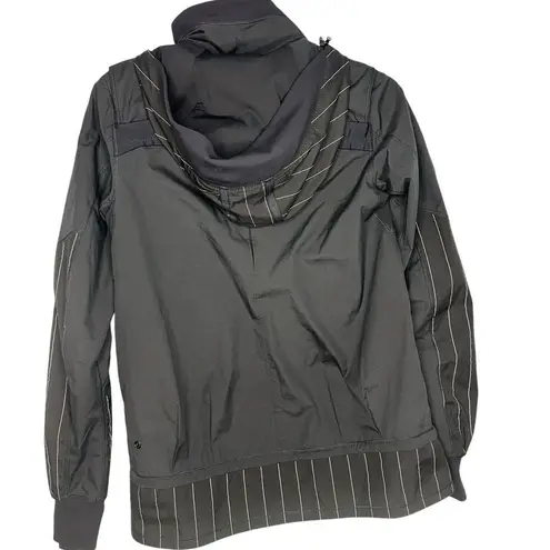 Lululemon  Run Bandit Full Zip Jacket Women's Size 6 Running Hooded Black Striped - Image 3