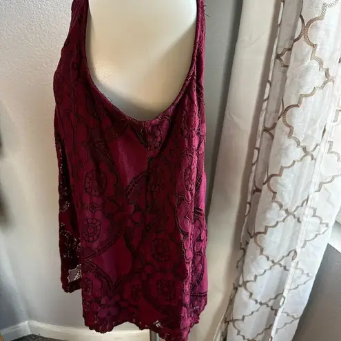 Doe & Rae Burgundy Sleeveless Lace Top Size M