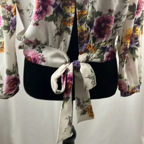 Miley + Molly floral print long sleeves blouse size small