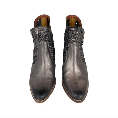 Seychelles Anthropologie Silver Metallic Leather Western Ankle Booties Sz 7