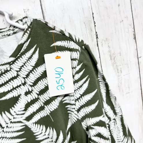 kim rogers Blouse Women Size Small Palm Print Round Neck Short Sleeve Tee Shirt