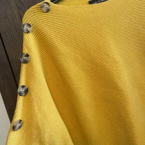 Love at First Find Mustard Sweater with Button Accents Yellow Size M - Image 2