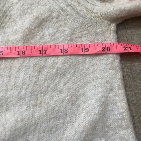 VERO MODA ASOS V-Neck Fuzzy Sweater Oatmeal Women’s Medium Preppy Classic Soft