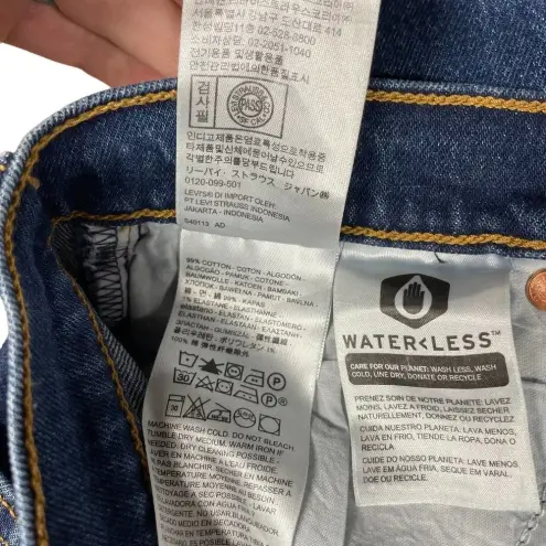 Levi's  Wedgie‎ Straight Fit Jeans in Below the Belt Medium Wash Size 25