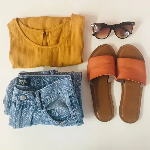 Simple Society Light Wash Blue Paisley Mom Jeans EUC Size XS