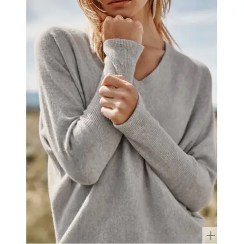 Garnet Hill Essential Cashmere V-Neck Sweater in Heathered Gray Size XL