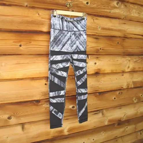 Lululemon  High Times 7/8 Leggings in Heat wave