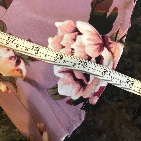 Jon & anna - Contemporary lavender light purple floral Top size L