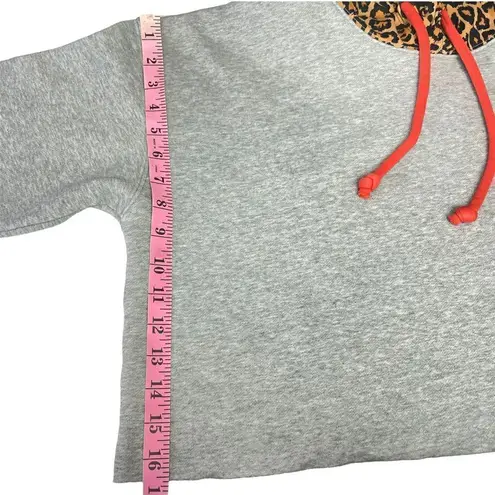 celestial Bodiez Gray Leopard Print Hooded Cropped Sweatshirt Size Medium Gray
