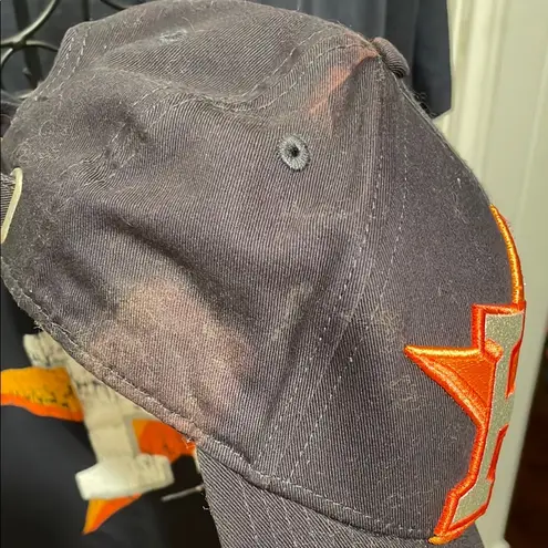 Campus Lifestyle ⚾️⚾️⚾️BOGOHO ⚾️⚾️⚾️Houston Astros T-Shirt and Cap Set