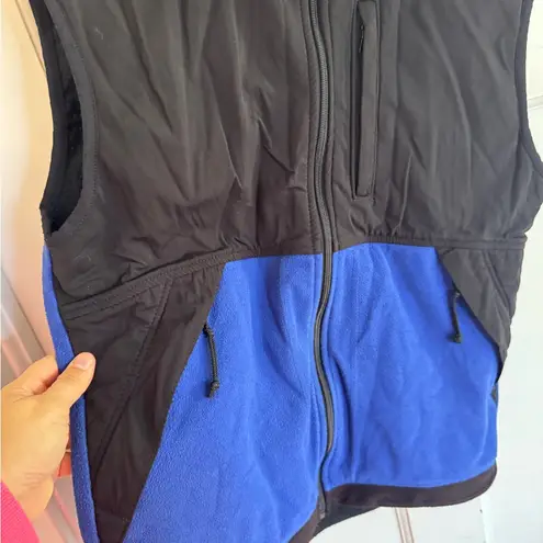 REI women’s black & blue vest size medium