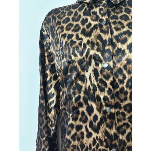 Heroine Sport Relaxed Fit Satin Long Sleeve Snap Button Cheetah Top Size L NWOT Brown Size L