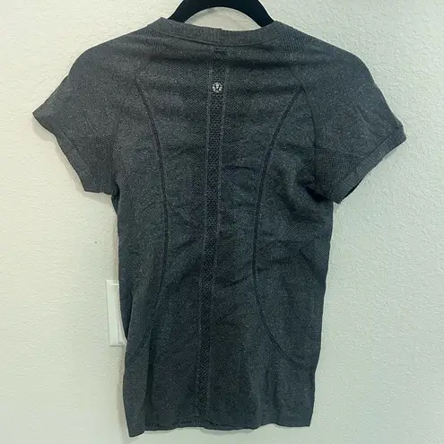 Lululemon  Swiftly Tech Short Sleeve Crew Tee Heathered Black Size 6