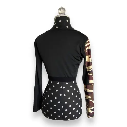 Womens Camo Crop Top Sm Long Sleeve Elastic Band Green Tan Camouflage Activewear Black