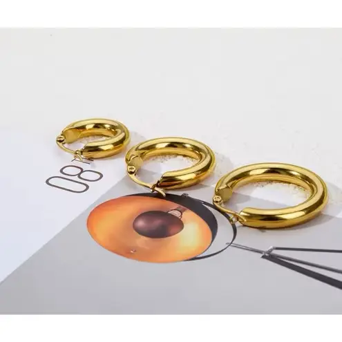 Boutique NEW Large Women’s 18k Gold Filled‎ 22mm Tubular Chunky Hoop Earrings