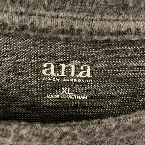 a.n.a Womens . Crew Neck Gray Sweater.  Size XL