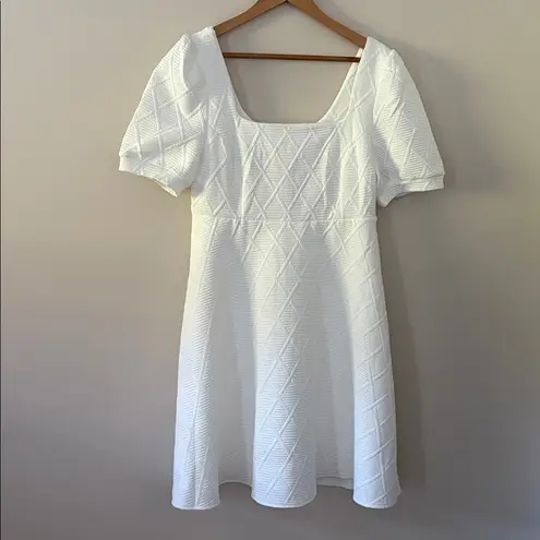Rihoas The Solid Textured Puff Short Sleeve Mini Dress Square Neck White Size L Size L