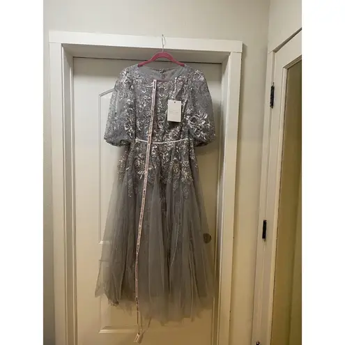 Mac Duggal 20418 Dress Womens 12 Gray Floral Embroidered Tulle Midi Evening Gown