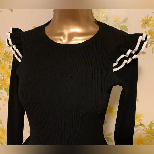 Club Monaco ribbed knit long sleeve size S