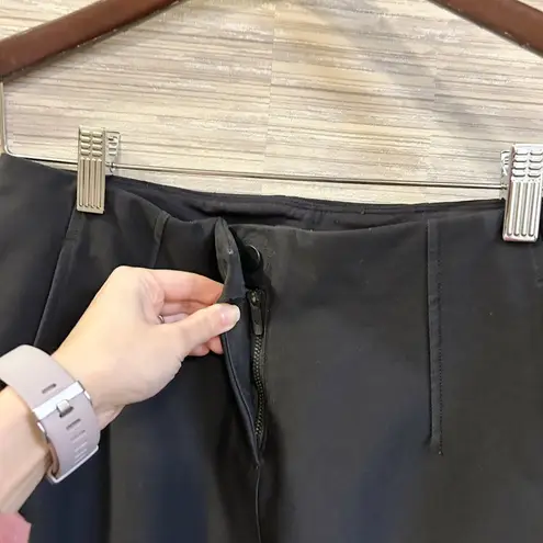 Lululemon  Women's Utilitech Relaxed Mid-Rise Trouser Pants 7/8 Length in Black 4 - Image 8