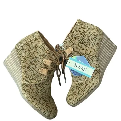 Toms  Cheetah Print Wedge Heel Bootie
Shoes(Size 8.5W)