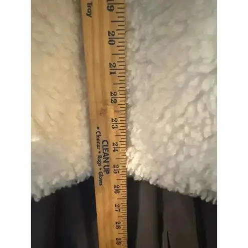 Abercrombie & Fitch  faux fur/sherpa bomber L cozy cabincore skilodge chic