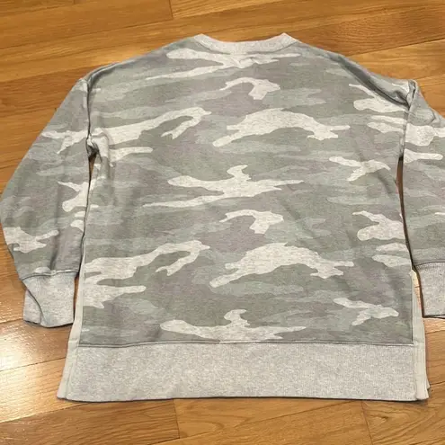 Aerie  gray /green camo crew neck sweatshirt size small .