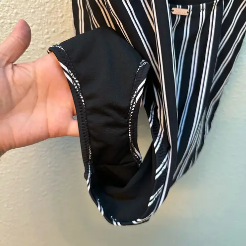 Raisin's Women’s One-Piece Swimsuit M